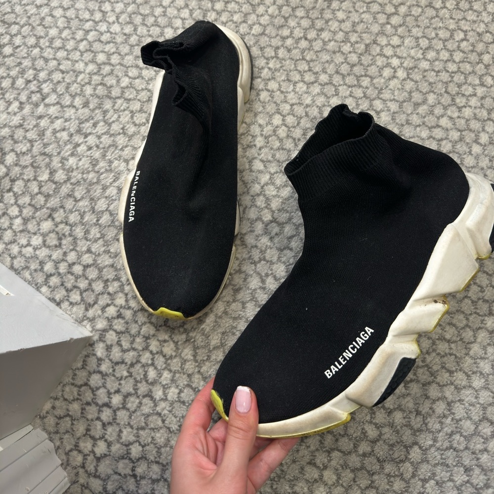 Men sneaker size 10